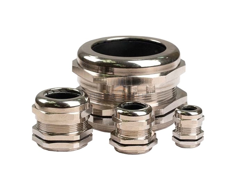 Латунный кабельный ввод, диаметр вводного отверстия М80, наружный диаметр кабель 55-60 мм.